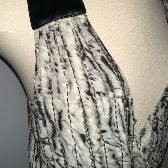 PARKER Stunning wrap dress with beautiful bead detailing - Picture 3 of 5